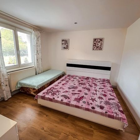 3 Bedroom Apartment In The Part Of The City Banská Bystrica Exterior foto